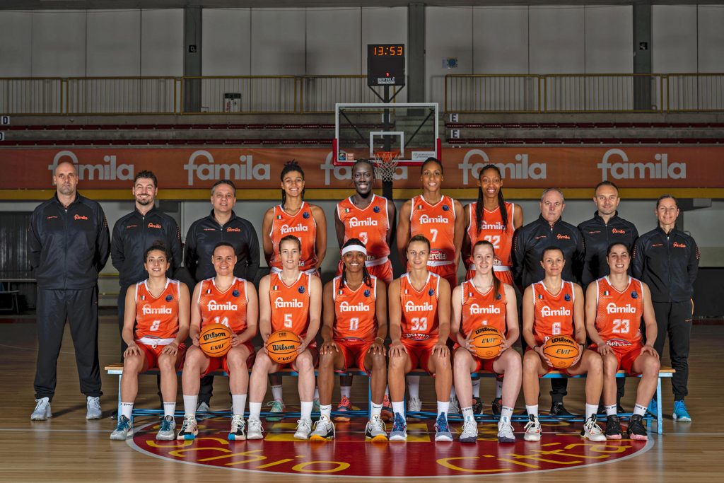 _NZ74719-squadra-completa21-22l1480