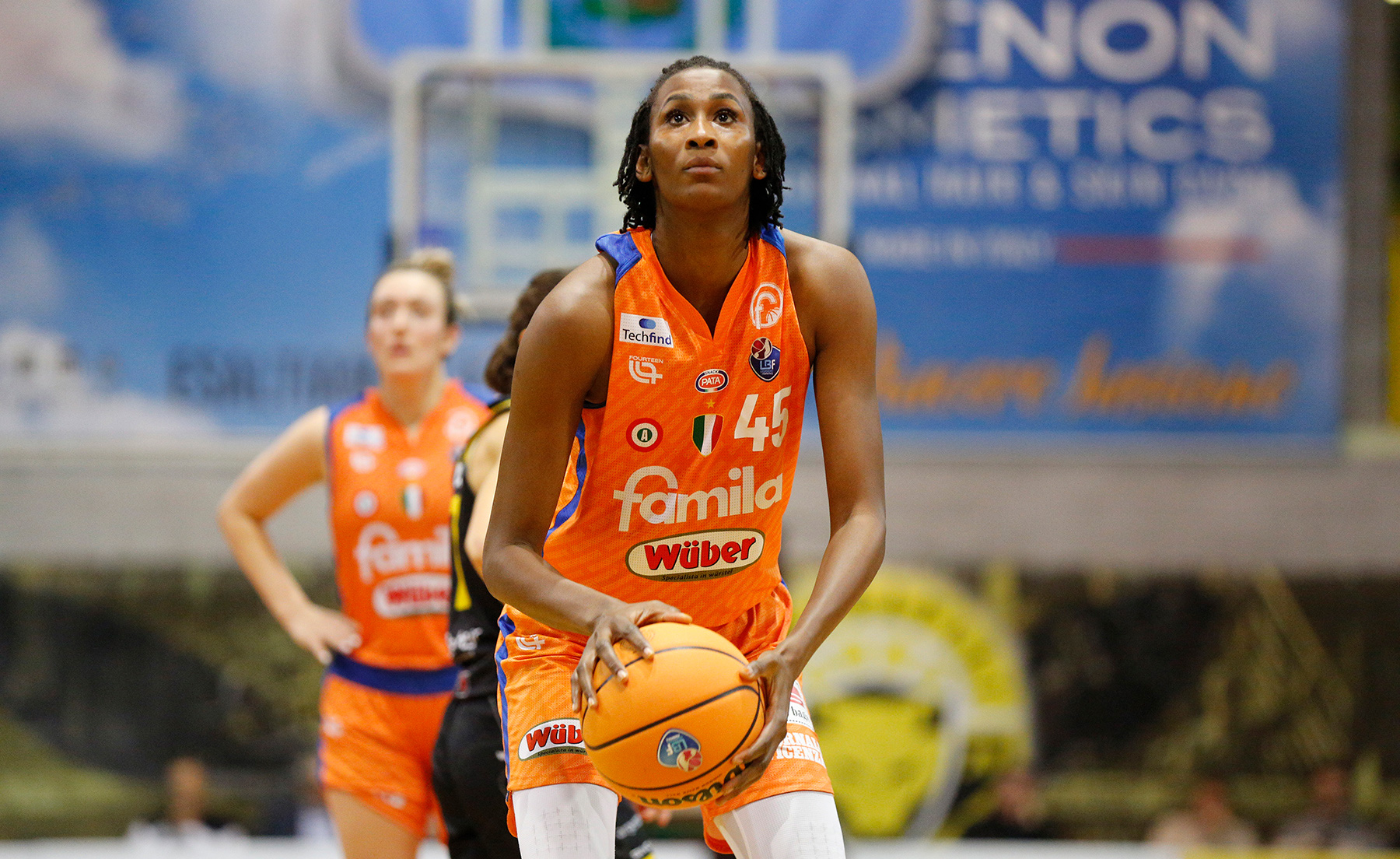 Astou-Ndour-Lupe-Basket-Famila-Schio