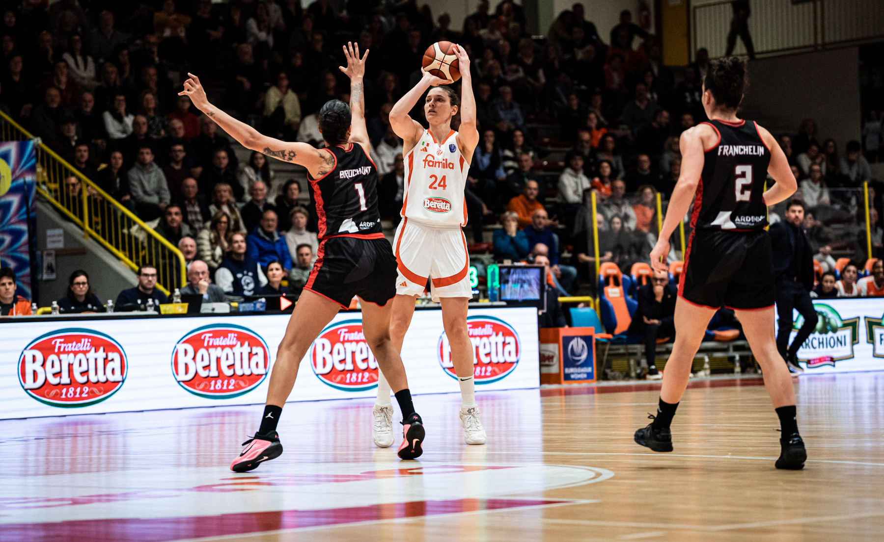 Cecilia-Zandalasini-Beretta-Famila-Schio