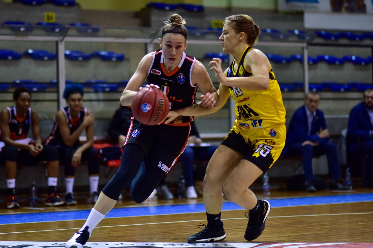 76-56 per Schio, 18 punti per Achonwa e Sottana