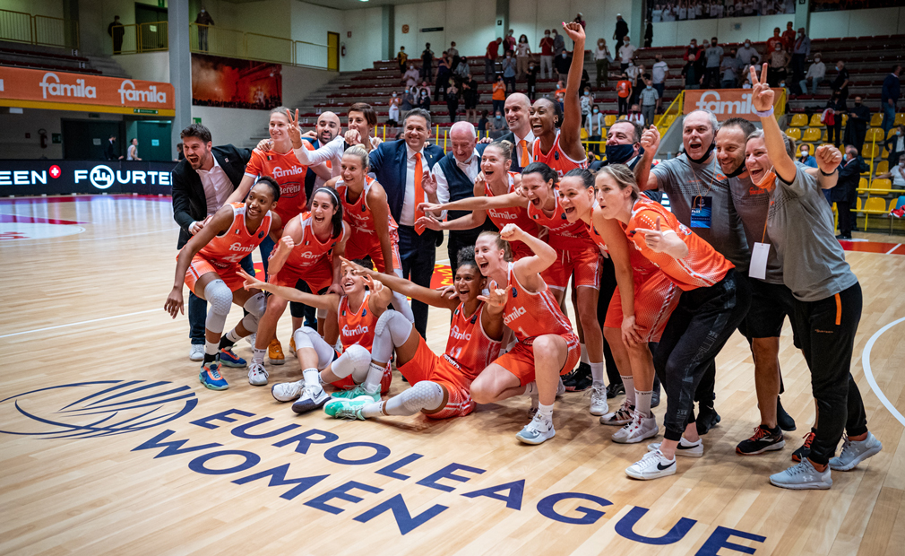 Il Beretta Famila batte 69-57 Bourges e vola in Eurolega