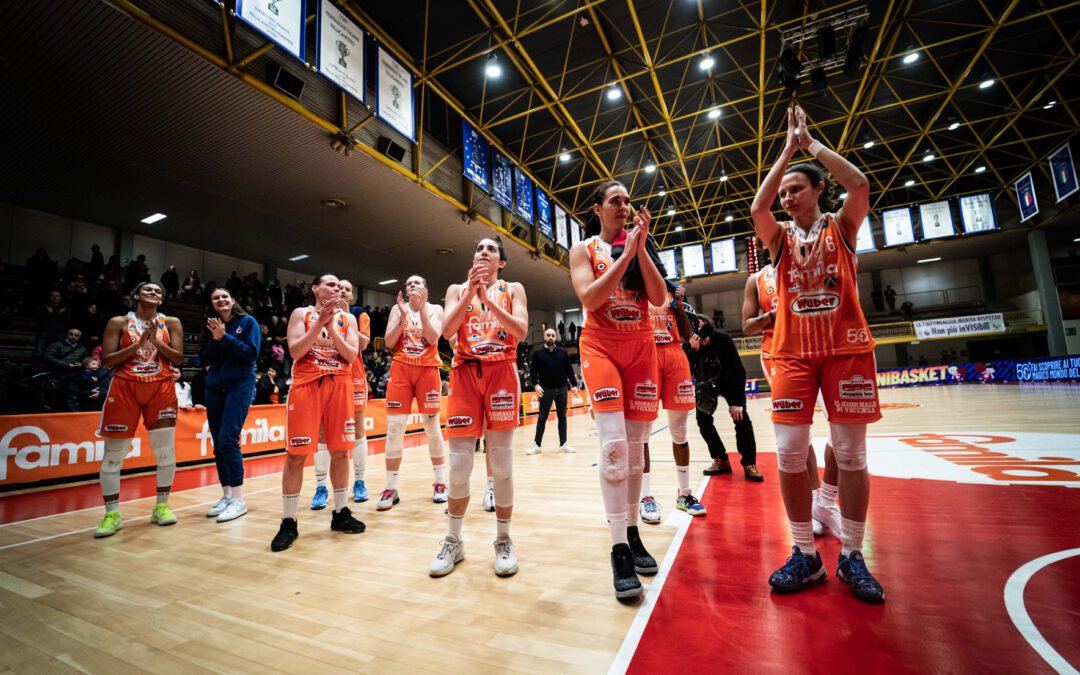 Il Famila conquista una vittoria in emergenza con Sassari 76-62