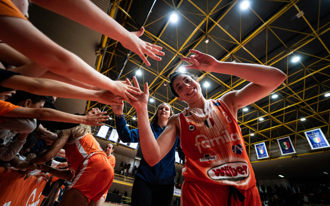 Il Famila Wuber domina Ragusa 76-51 e si porta 1-0 nella serie